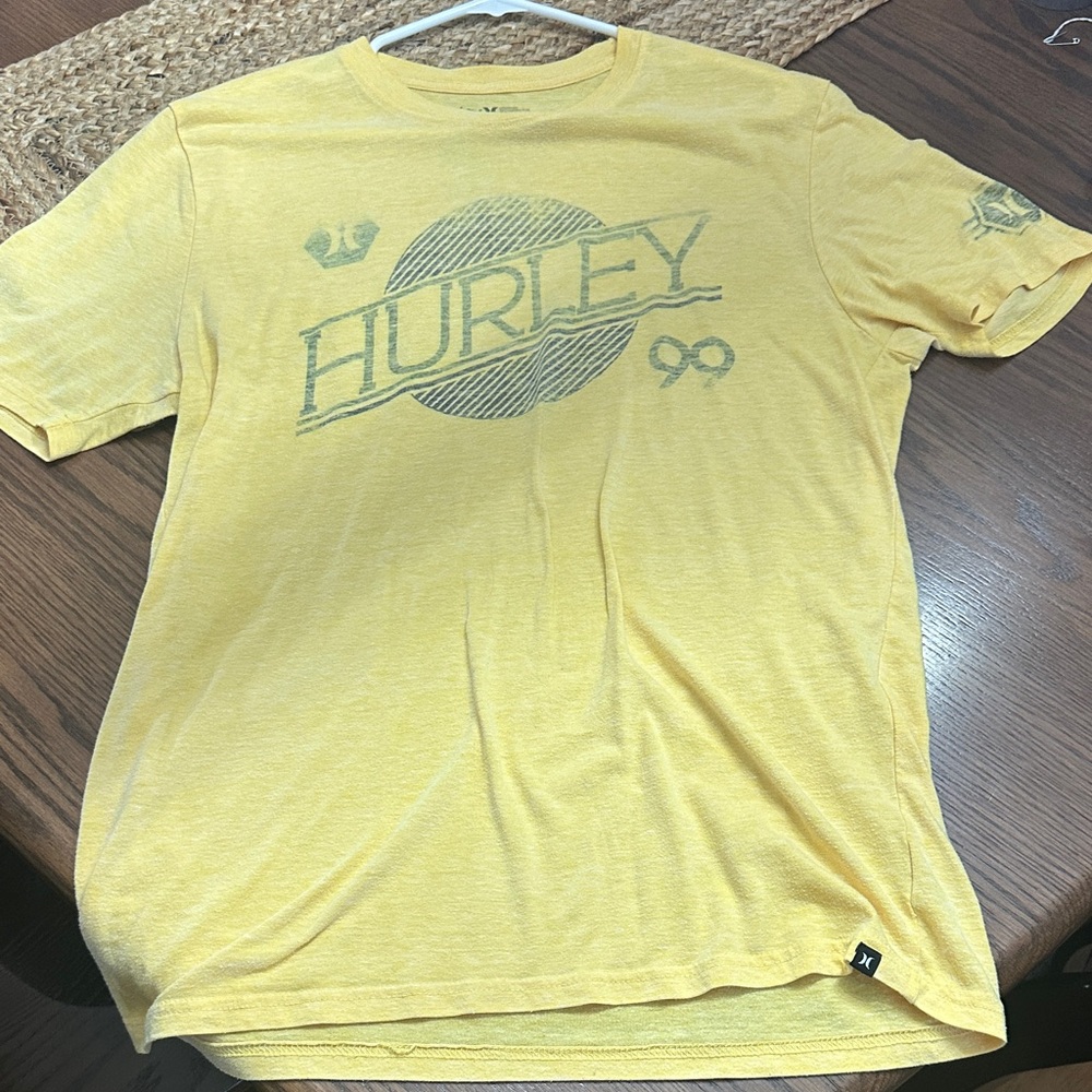 Hurley Men's Yellow Graphic Tee